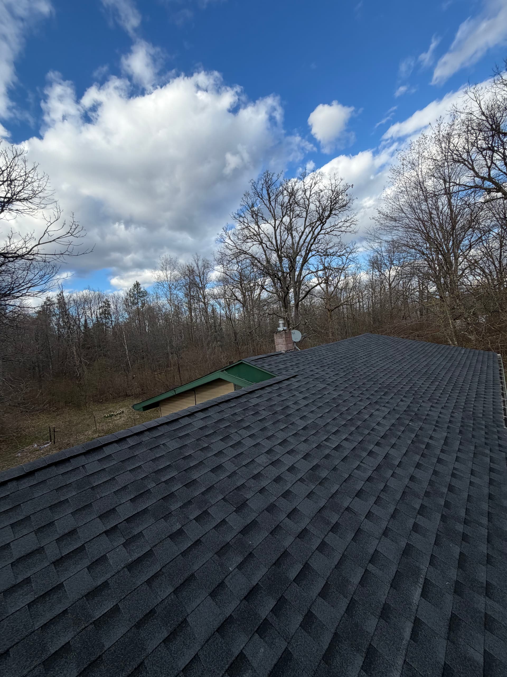 Gallery photos for 1,800 Sq Ft Roof Tear-Off and Replacement Done in a Day: Image #2
