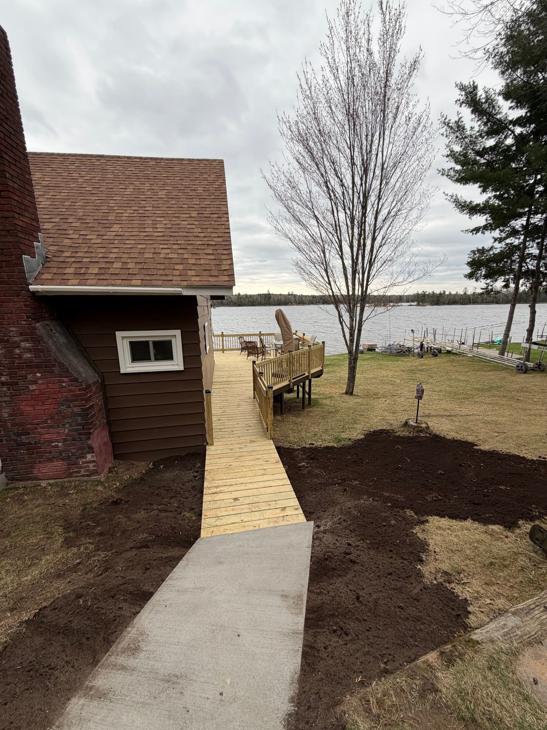 Gallery photos for Lakefront Deck Rebuild With New Railings and Redesigned Entry: Image #5