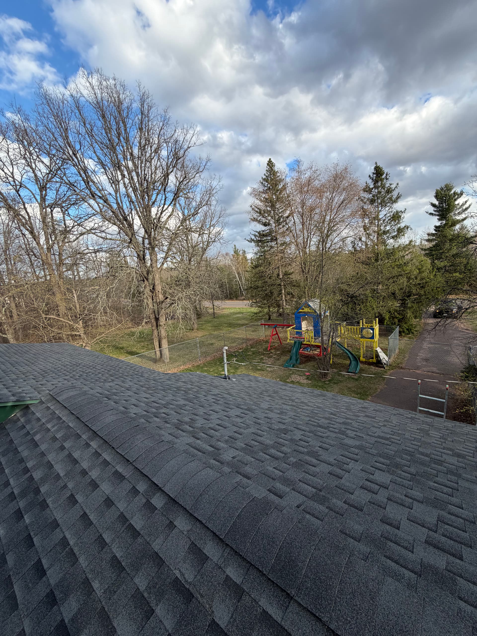 Gallery photos for 1,800 Sq Ft Roof Tear-Off and Replacement Done in a Day: Image #1