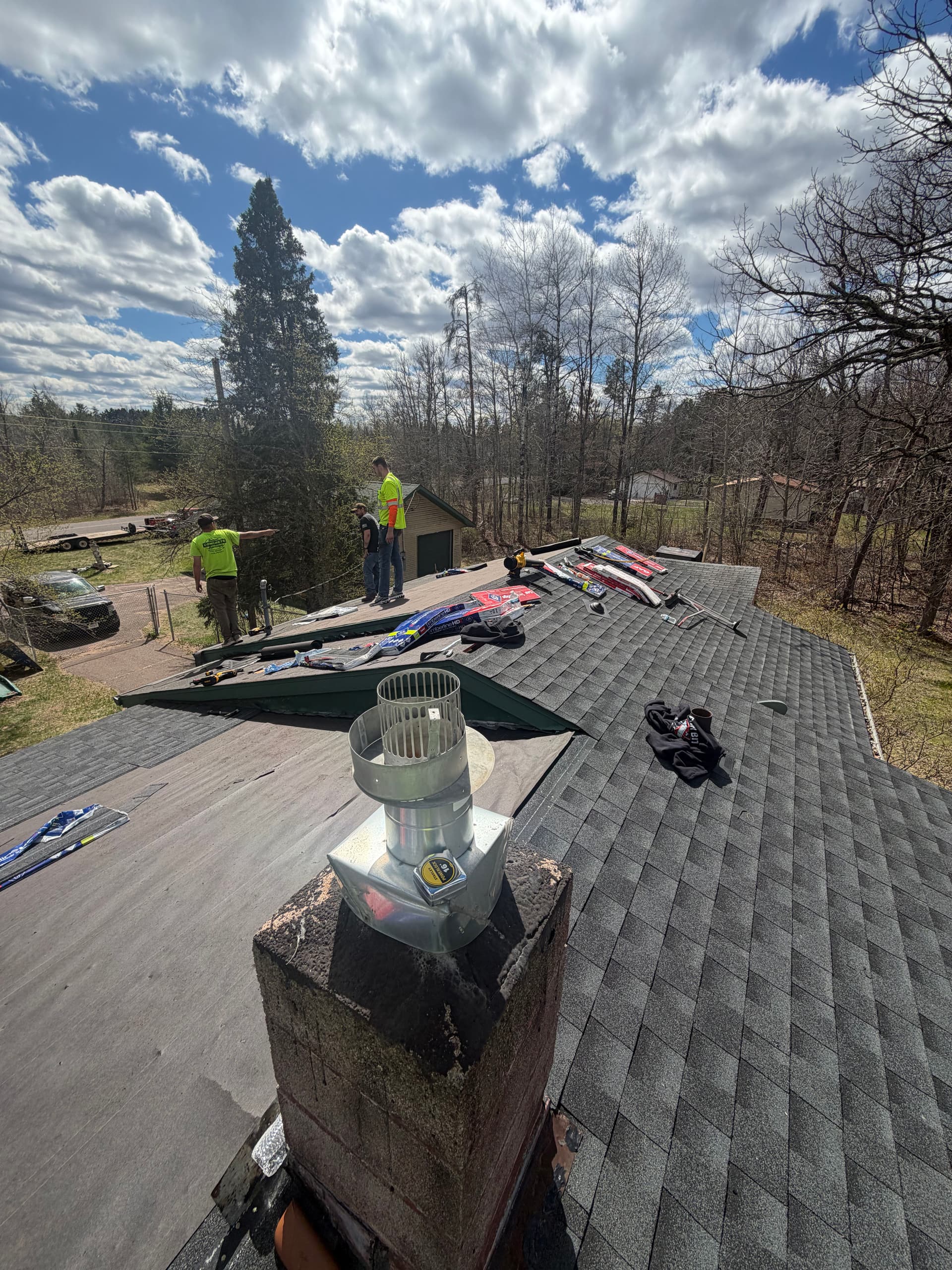 Gallery photos for 1,800 Sq Ft Roof Tear-Off and Replacement Done in a Day: Image #7