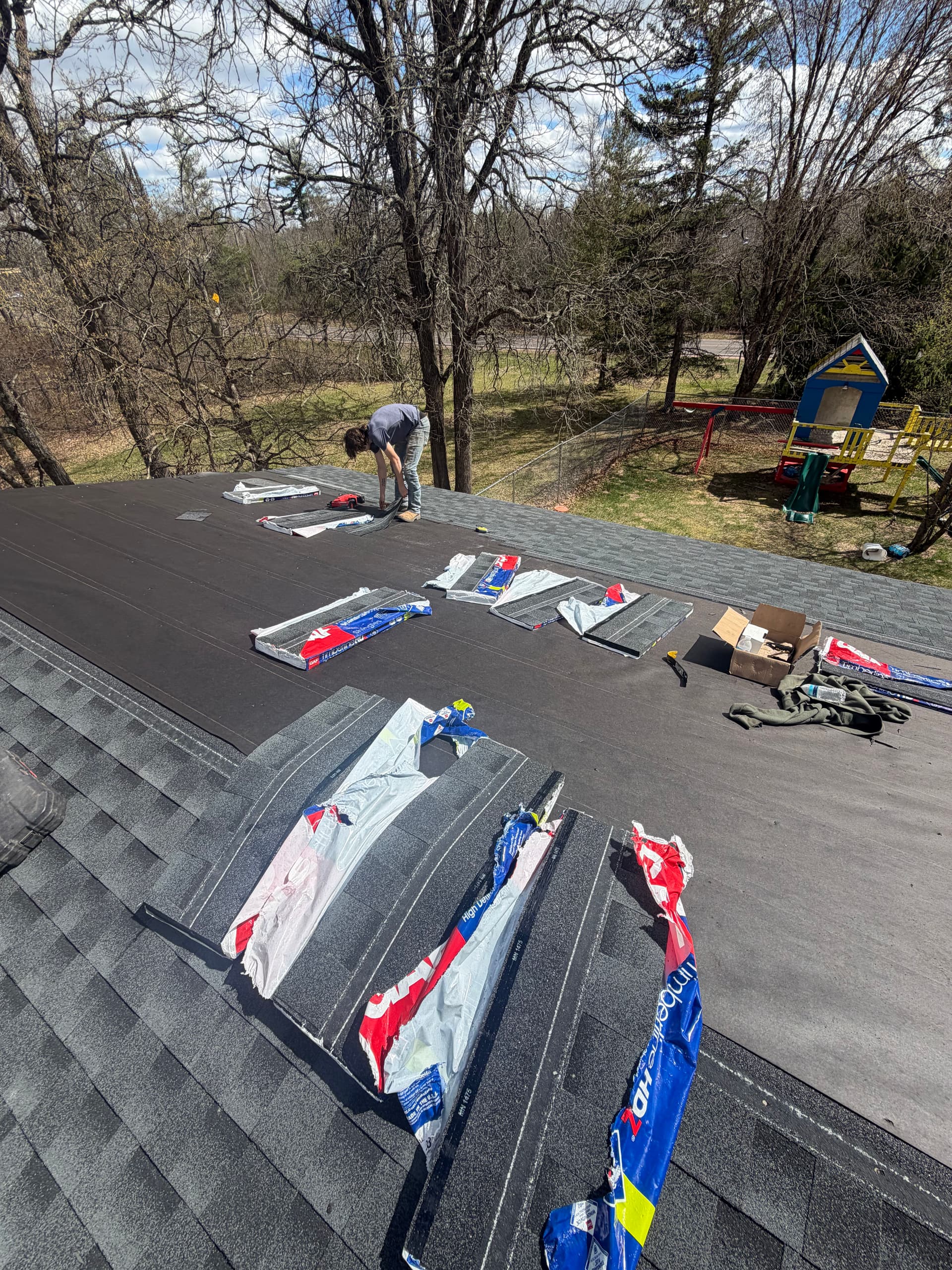 Gallery photos for 1,800 Sq Ft Roof Tear-Off and Replacement Done in a Day: Image #9