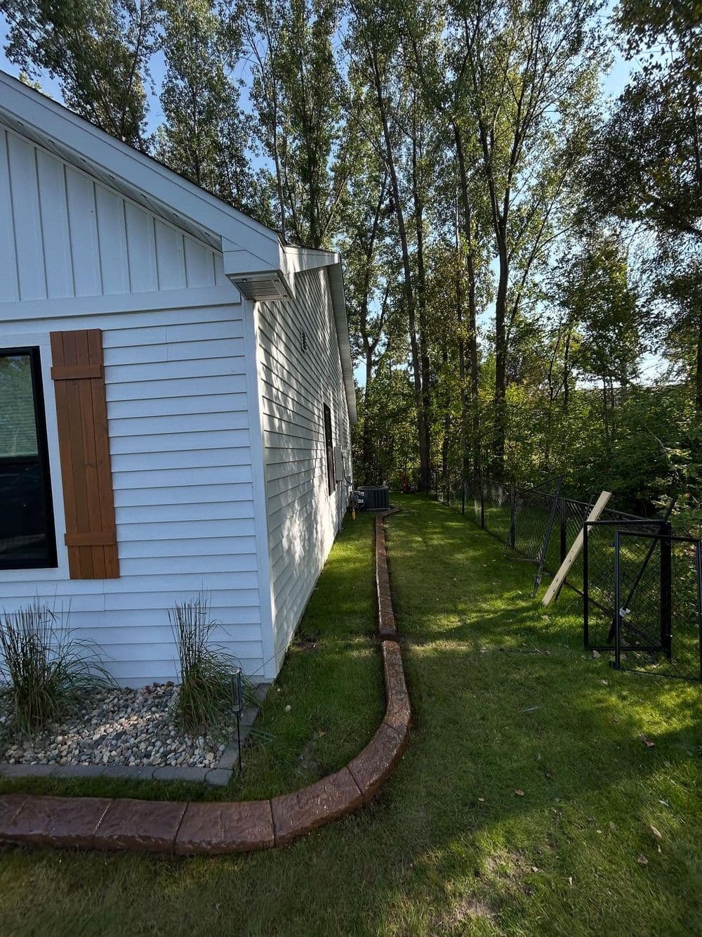 Gallery photos for Fresh Concrete Curbing Install Sharpens Up a Solon Springs Yard: Image #3